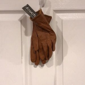 Leather gloves